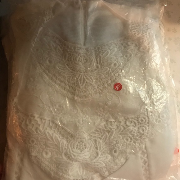 5⭐️LAST ONEHigh neck lace flowy dress ❗️ - Picture 7 of 8